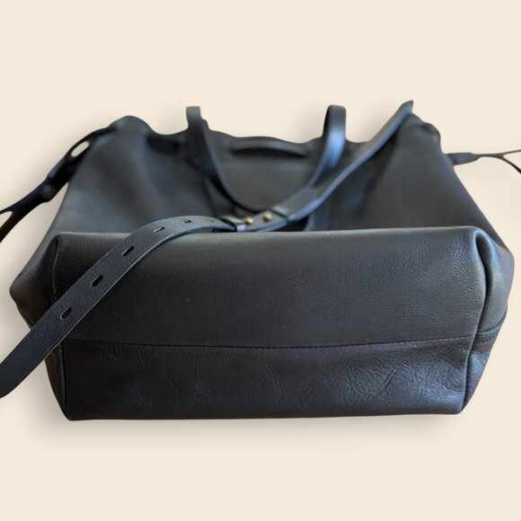 Madewell, The Medium Drawstring Transport Tote Bucket Bag, Black Leather - Picture 5 of 6